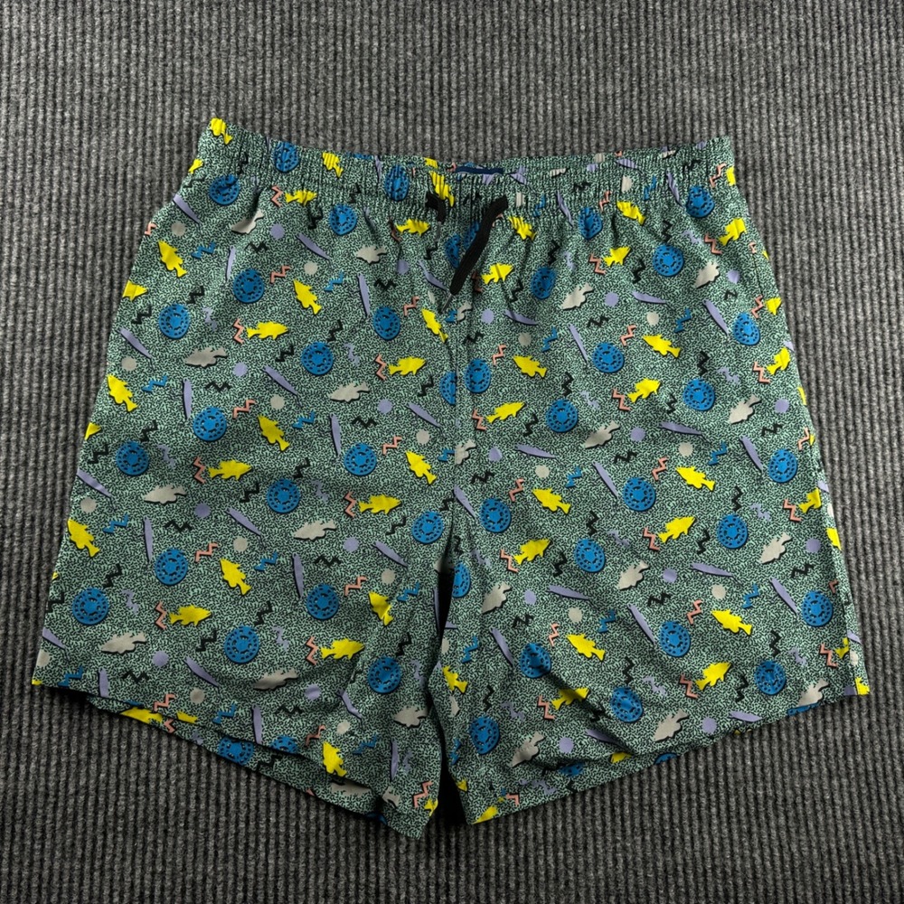 Burlebo Mens Retro 90s Geometric Fish Print Performance Everyday Shorts Green M